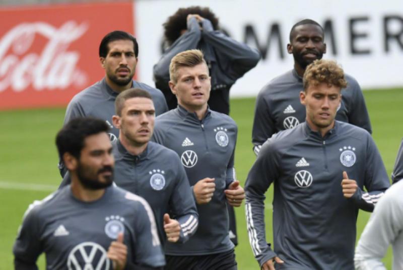 实况王者集结哪个球探值得抽,实况王者集结内马尔