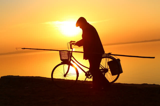 钓鱼最佳时间和细节,钓鱼越来越离不开这5种东西