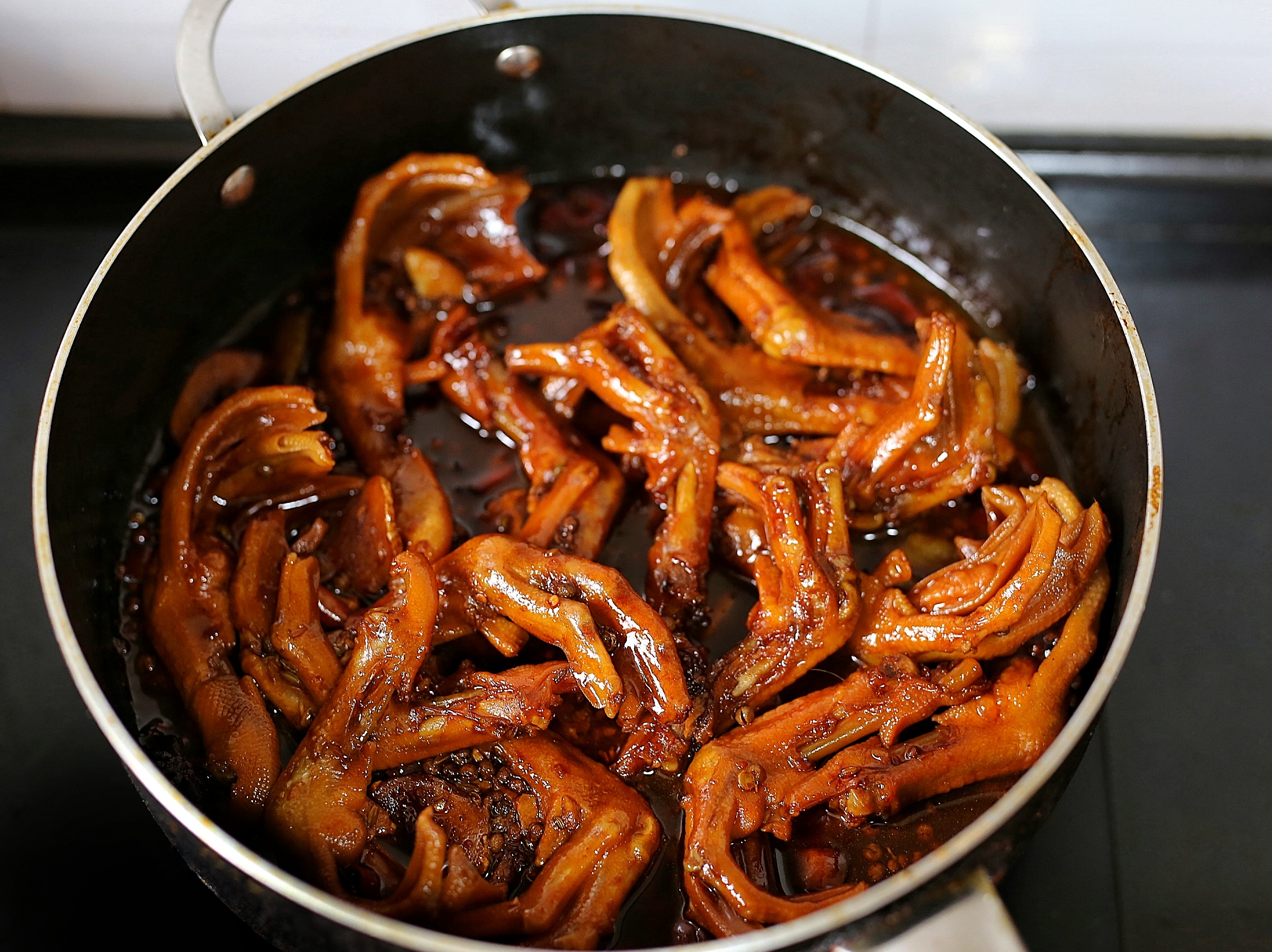 怎么卤鸭掌好吃又简单的做法,卤鸭掌怎么做视频教程