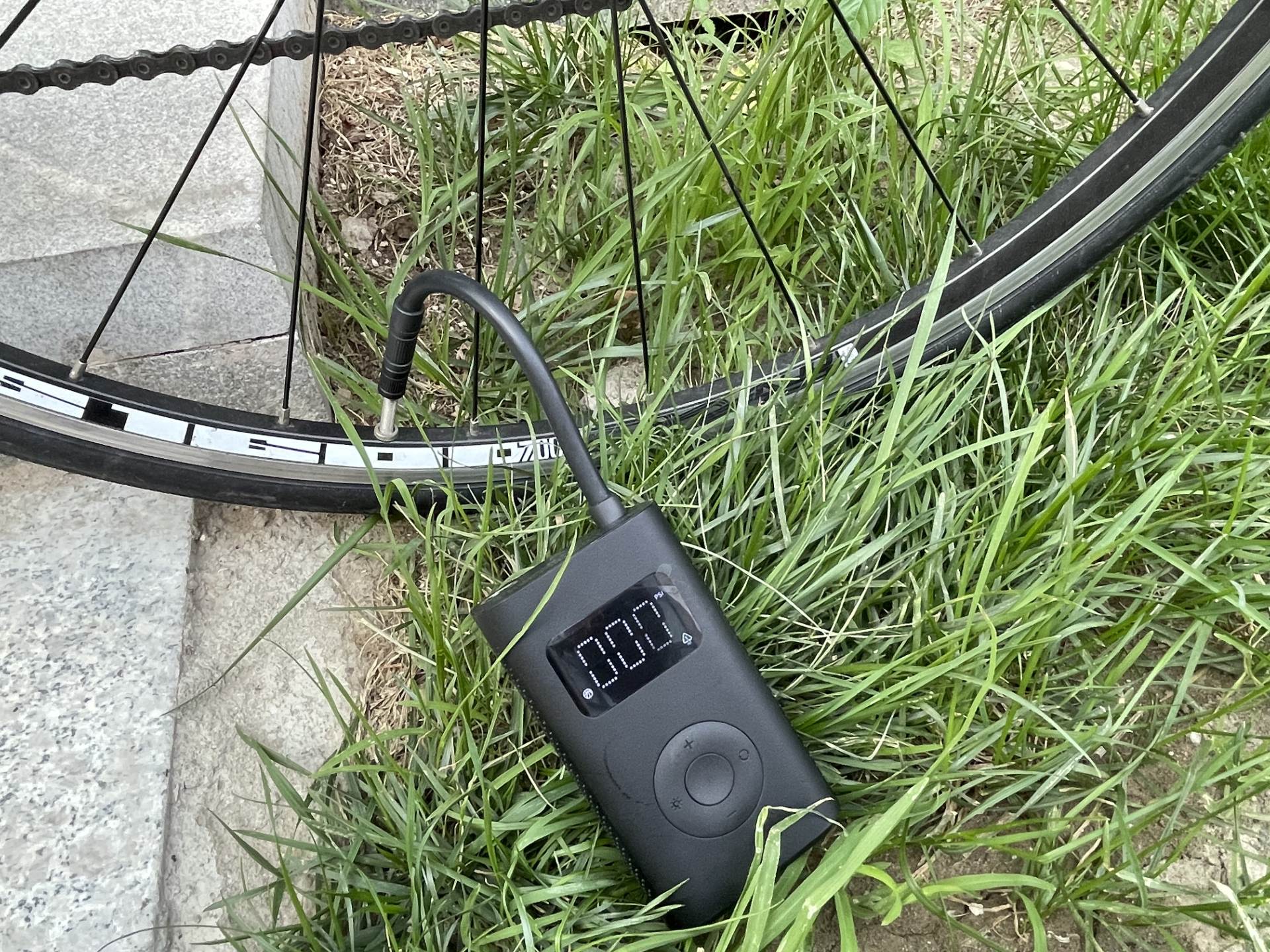 半路车胎没气怎么办,米家充气宝1s充气打不到气压就停