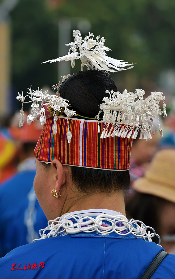 探访苗族银饰,苗族风情拨银饰