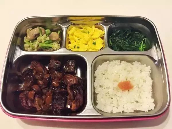 发育期女孩为什么会变胖,年轻的女孩脸都很饱满