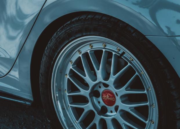 四个胎压不一样相差0.1可以吗,四个轮胎胎压不一致后轮2.4前轮2.5