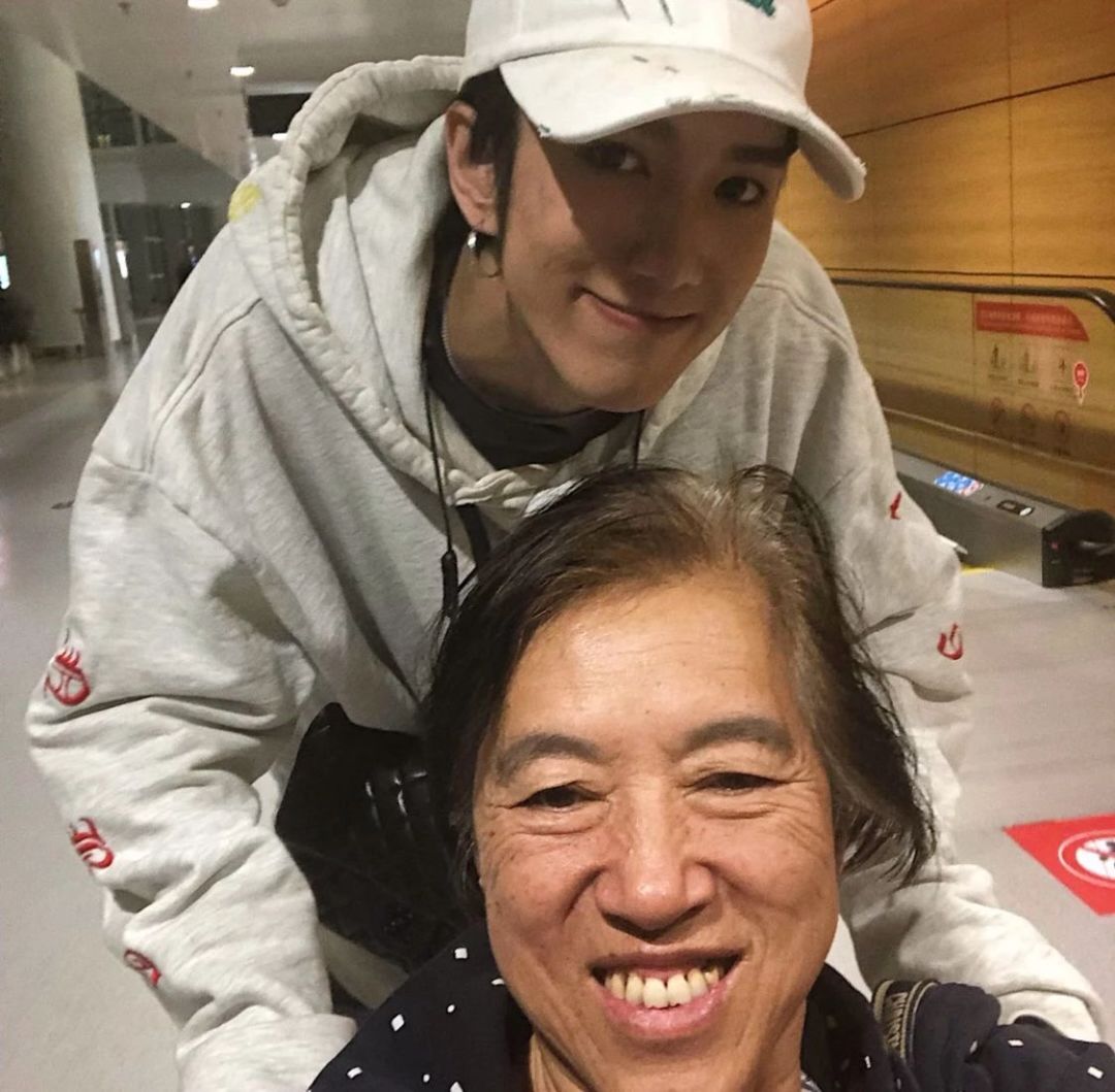 先天性唇裂男孩被抛弃,先天唇裂从小被母亲抛弃