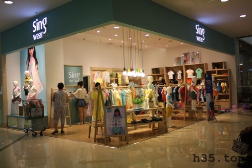 最新童装店双门头装修效果图,童装店怎么装修才有顾客