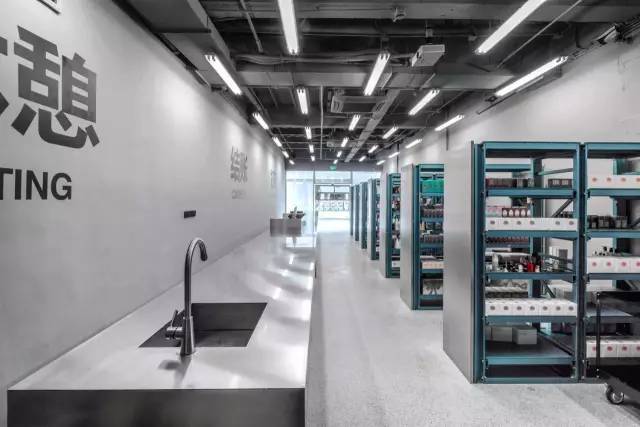 屈臣氏有丝芙兰系列吗,丝芙兰店彩妆推荐