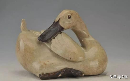 我能模仿所有宋瓷的“脸”，也有自己独特的“面”，我是石湾窑