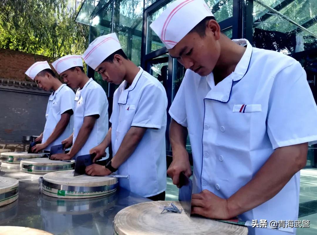 三尺灶台谱青春华章,三尺灶台演绎人生