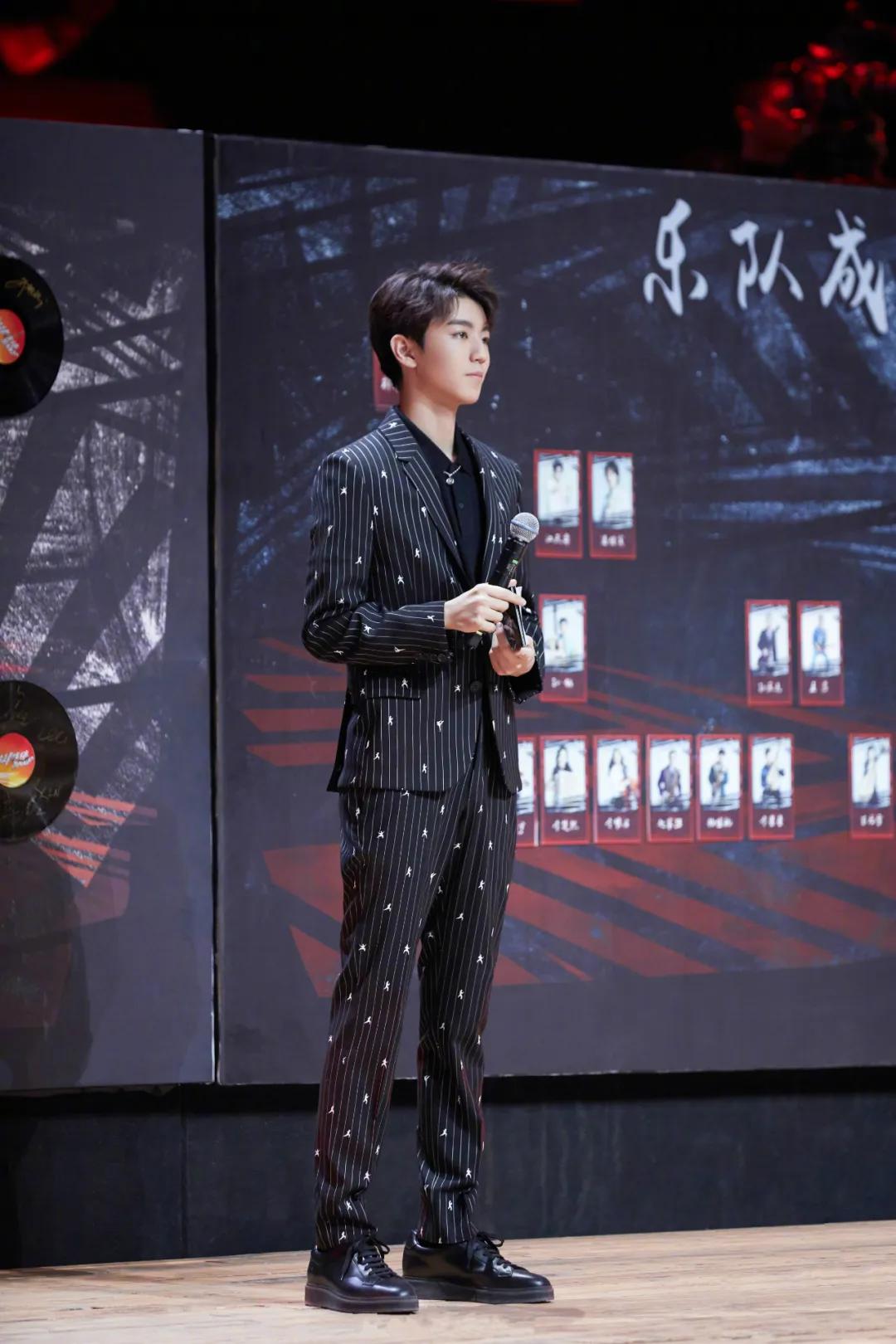 80年代复古港风男星,夏季穿搭最好看的男明星