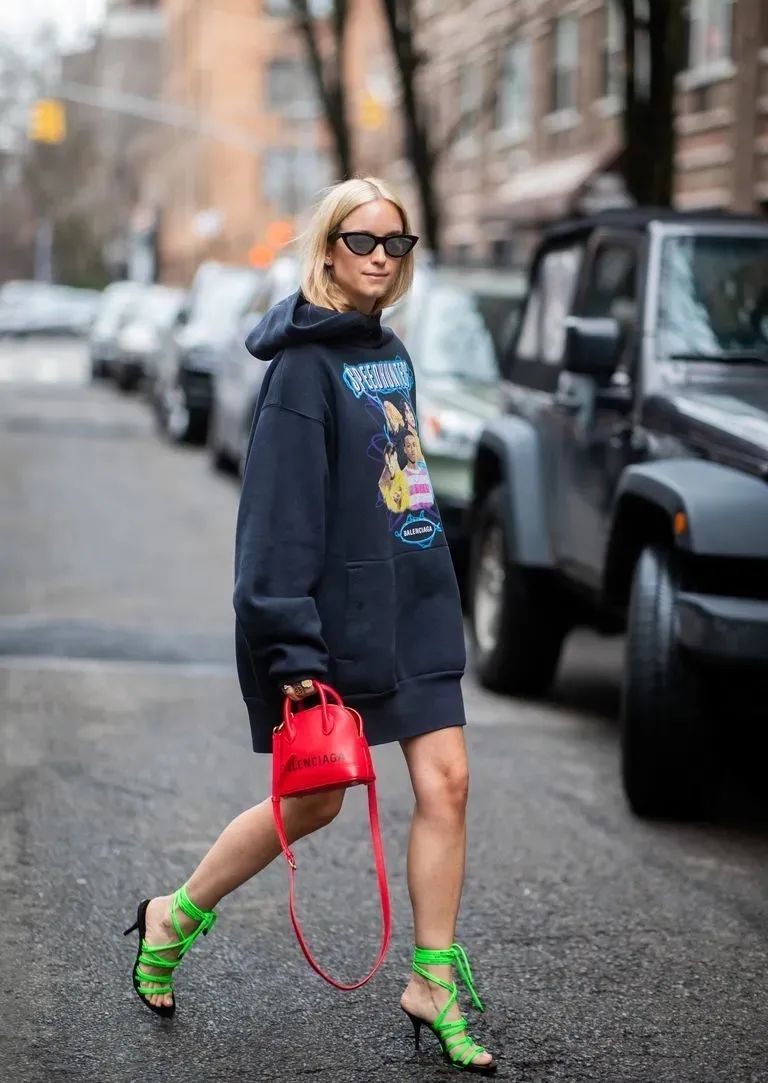 春夏都可以穿的卫衣推荐,品牌卫衣女款什么牌子质量好