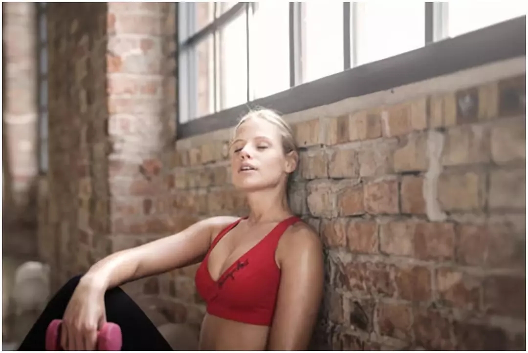 抽筋是什么原因引起的抽筋怎么办,着凉抽筋和缺钙抽筋的区别