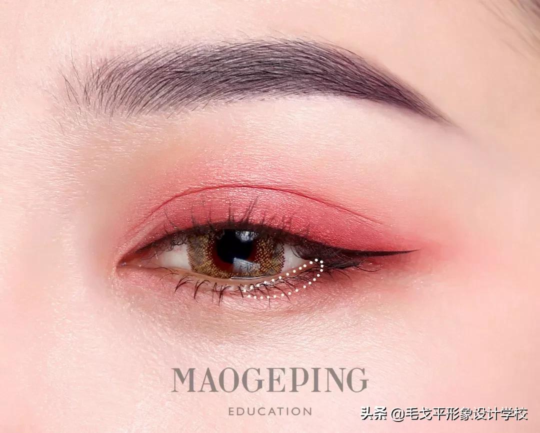 日常眼妆这样画自然清爽更耐看,日常眼妆小技巧三步轻松搞定眼妆