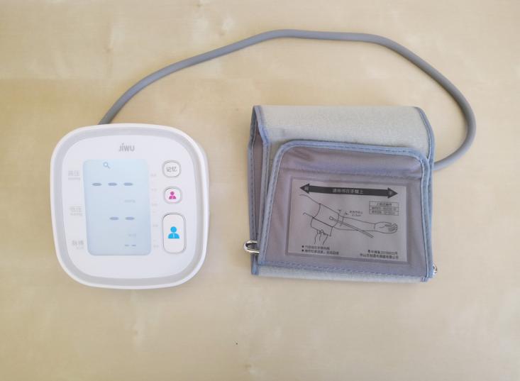 自查血压仅需轻轻一按，苏宁智能血压计初体验