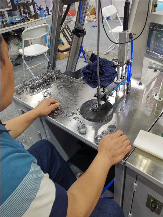 机器人会抢饭碗么,机器人真的会抢人类的饭碗吗