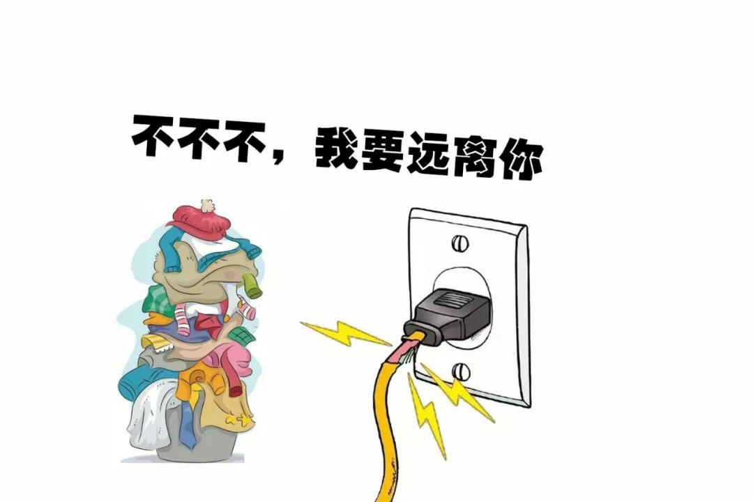 巴黎圣母院两个塔坍塌,一场大火毁了巴黎圣母院