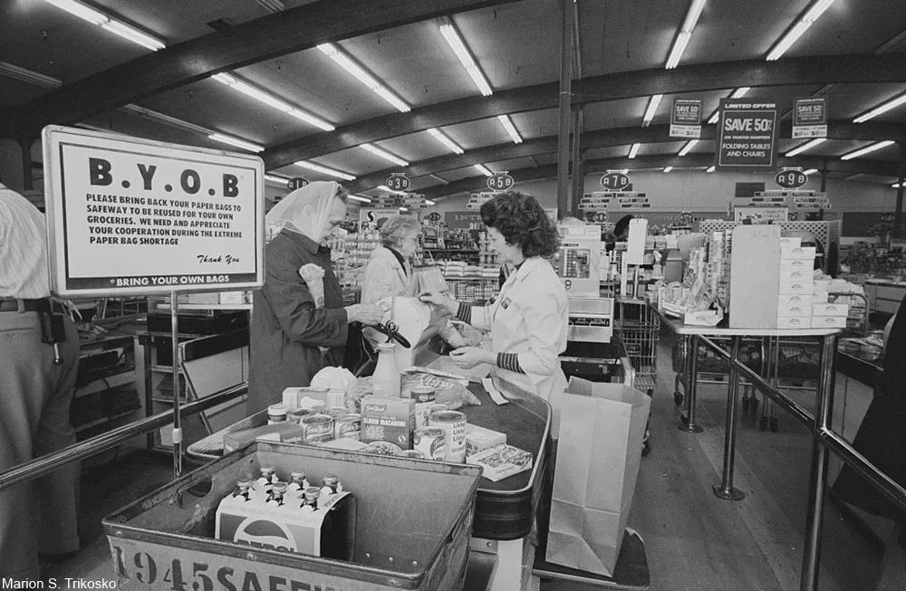 外国人为什么疯狂囤厕纸,美国人为什么要囤厕纸