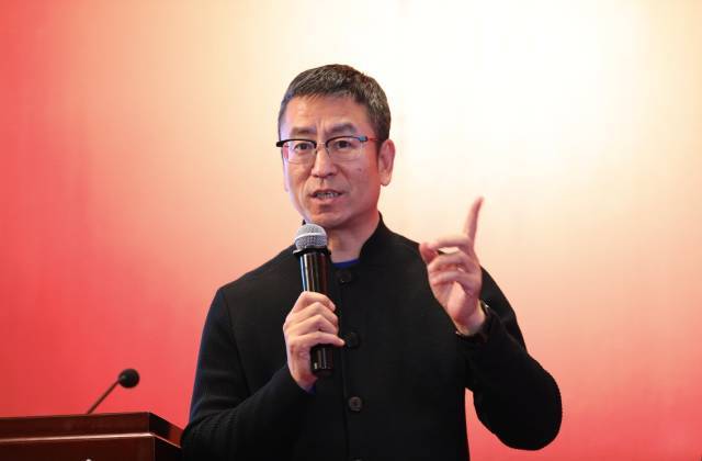 白岩松谈谣言视频,央视名嘴白岩松患病5年