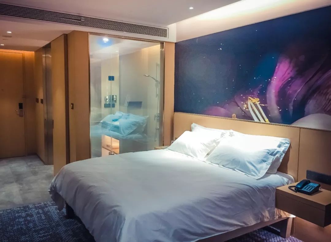 航空舱主题酒店,航空港区的四季酒店