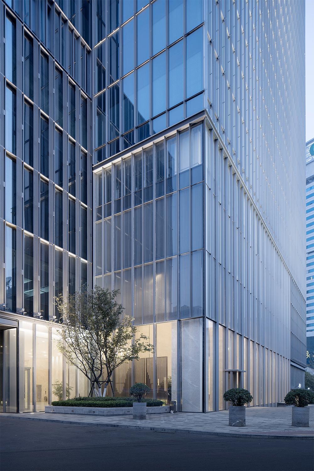 济南泺源大街8号绿城金融中心,济南标志建筑绿地中心