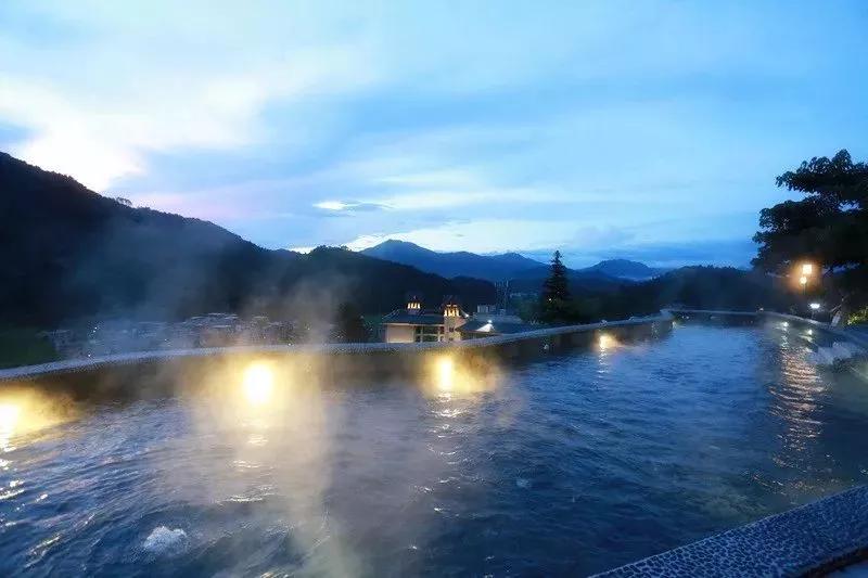 热水温泉度假村内泡温泉,中古温泉高海拔泡温泉