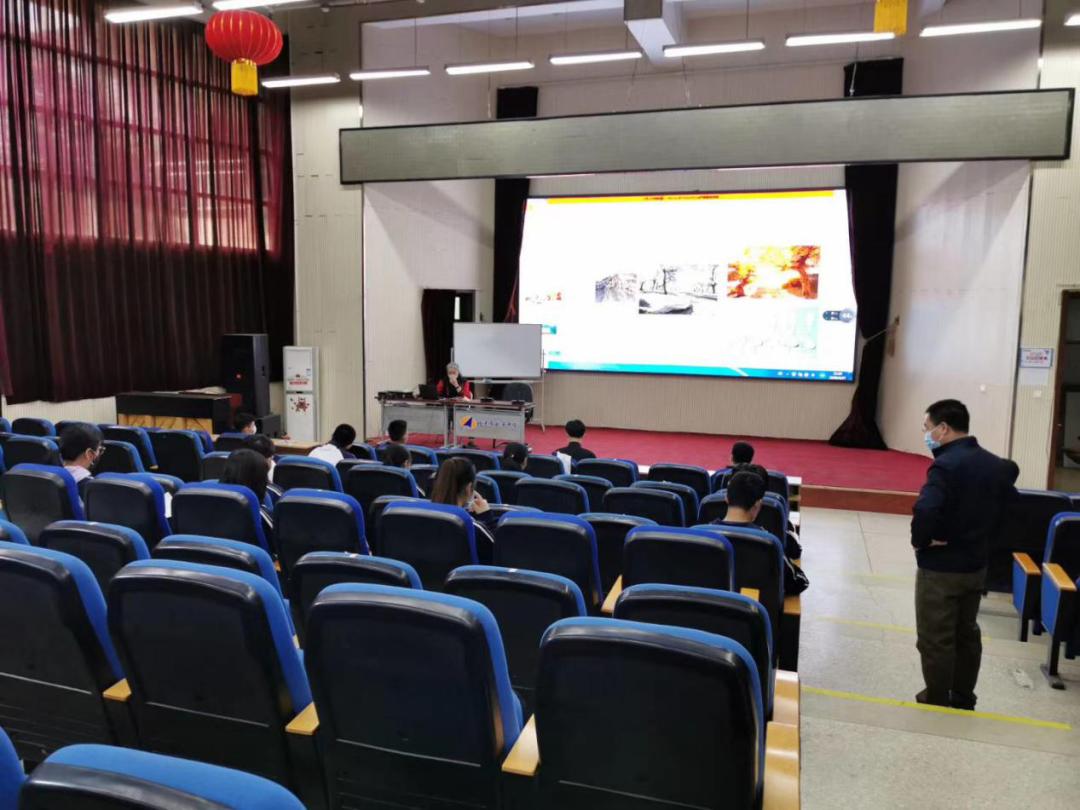 北京市航天中学：做有大爱勇担当的航中人