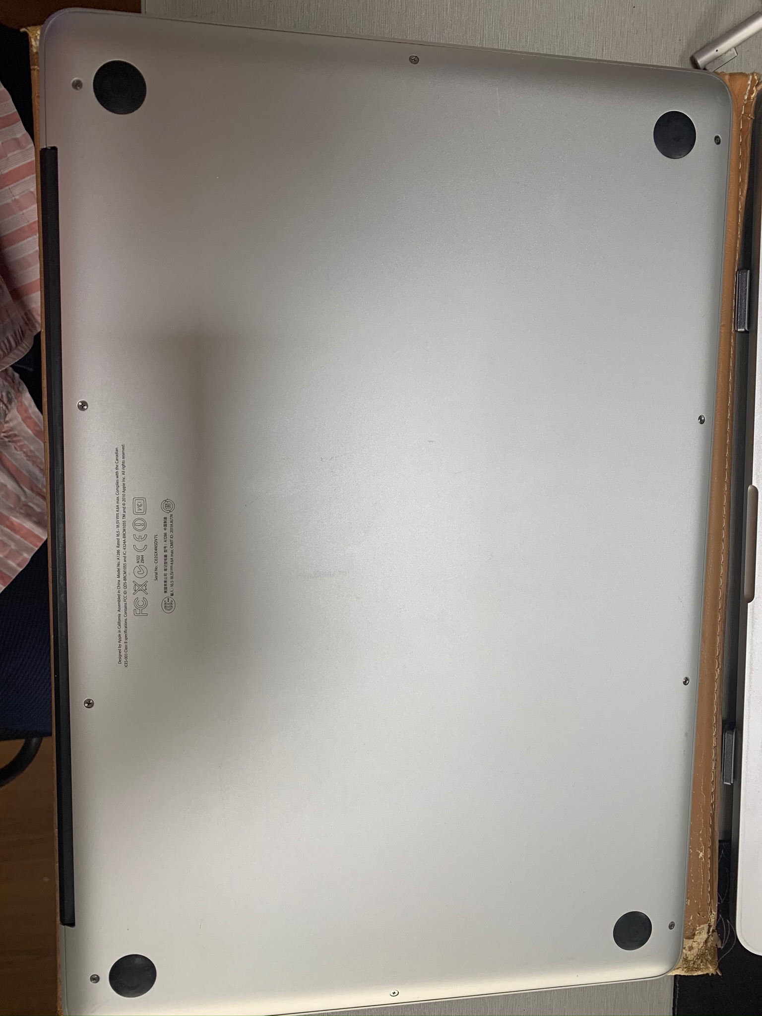 macbookpro喇叭破音使用工具,macbookpro喇叭破音胶水修复方法