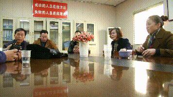 大姐买皮草,大姐花2600买了一件皮草