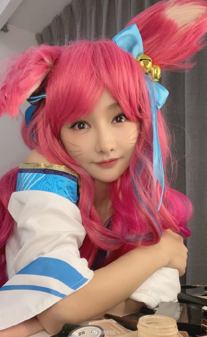 Miss挑战LOL最性感角色，网友：你这是一定是A狸吧？