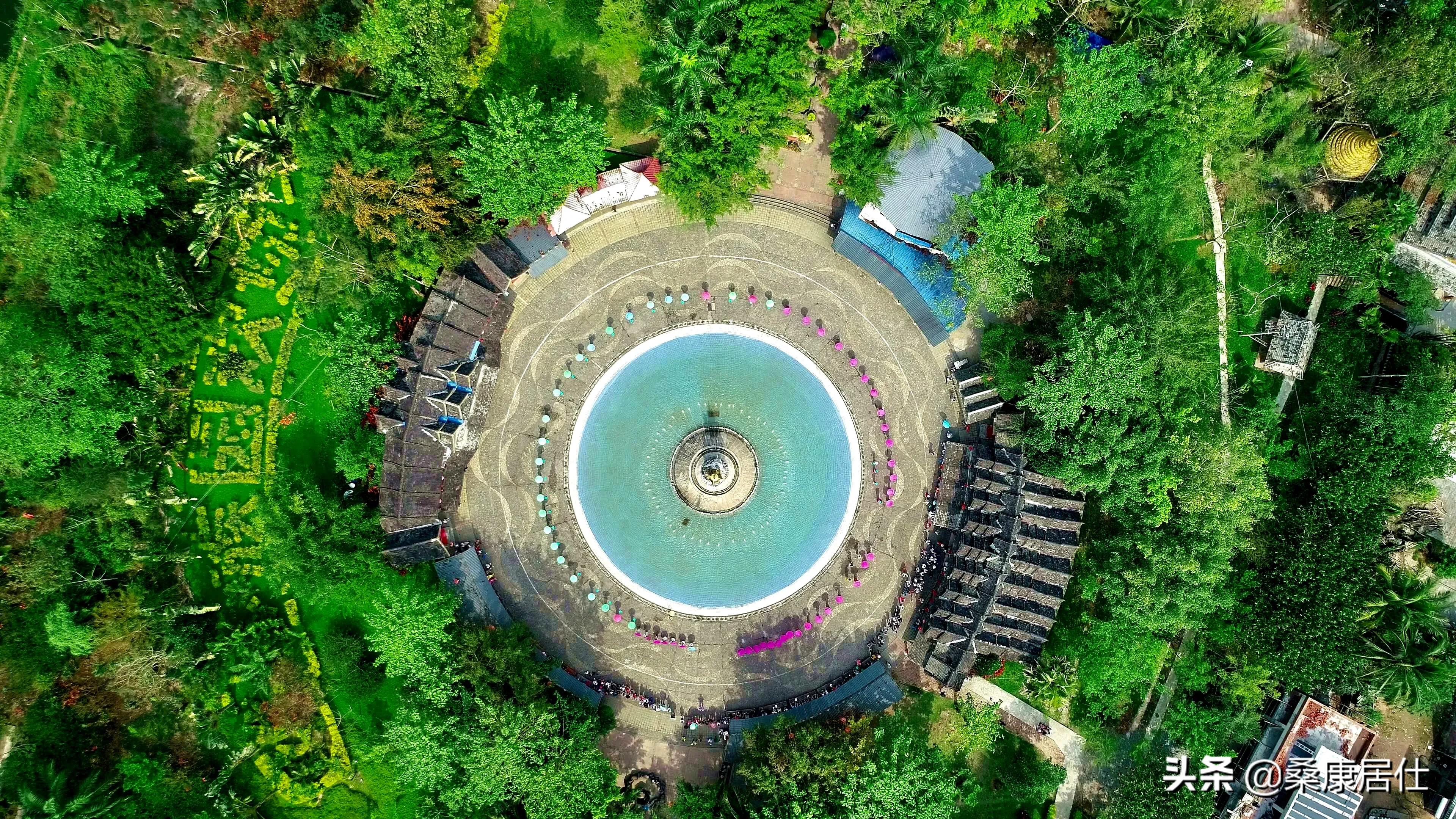 西双版纳旅游直播傣族园泼水节,云南西双版纳泼水节旅游攻略