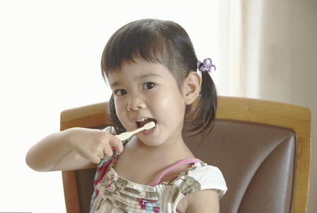 孩子不爱刷牙怎么训,如何对付不爱刷牙的小朋友