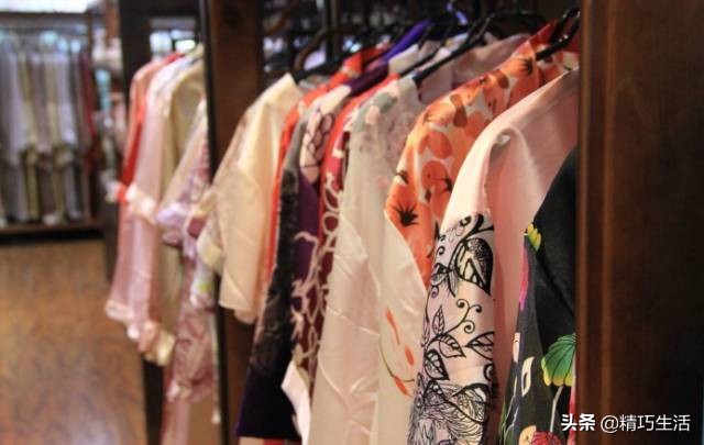 毛料衣服发霉怎么洗掉霉斑,发霉发黄的衣服怎么洗掉霉斑