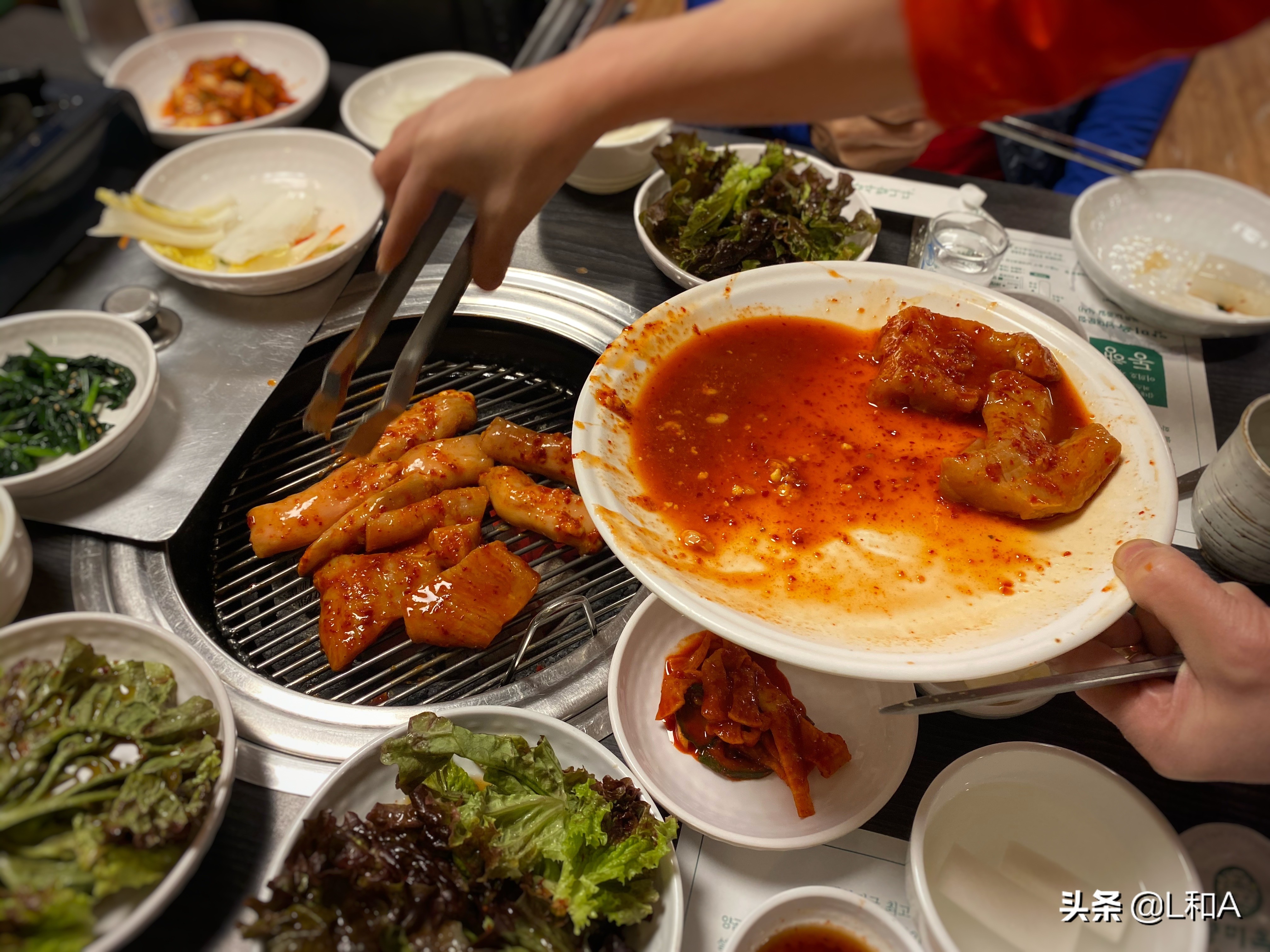 首尔:乙支路的烤内脏专卖店,前韩国总统的老相好