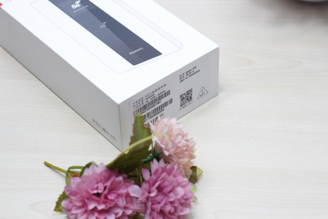 买5g手机还是华为5g随身wifi,华为5g对比中兴5g随身wifi