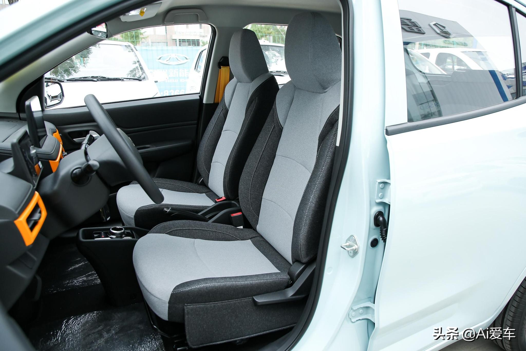 雷丁芒果新能源汽车,续航长的新能源代步小车