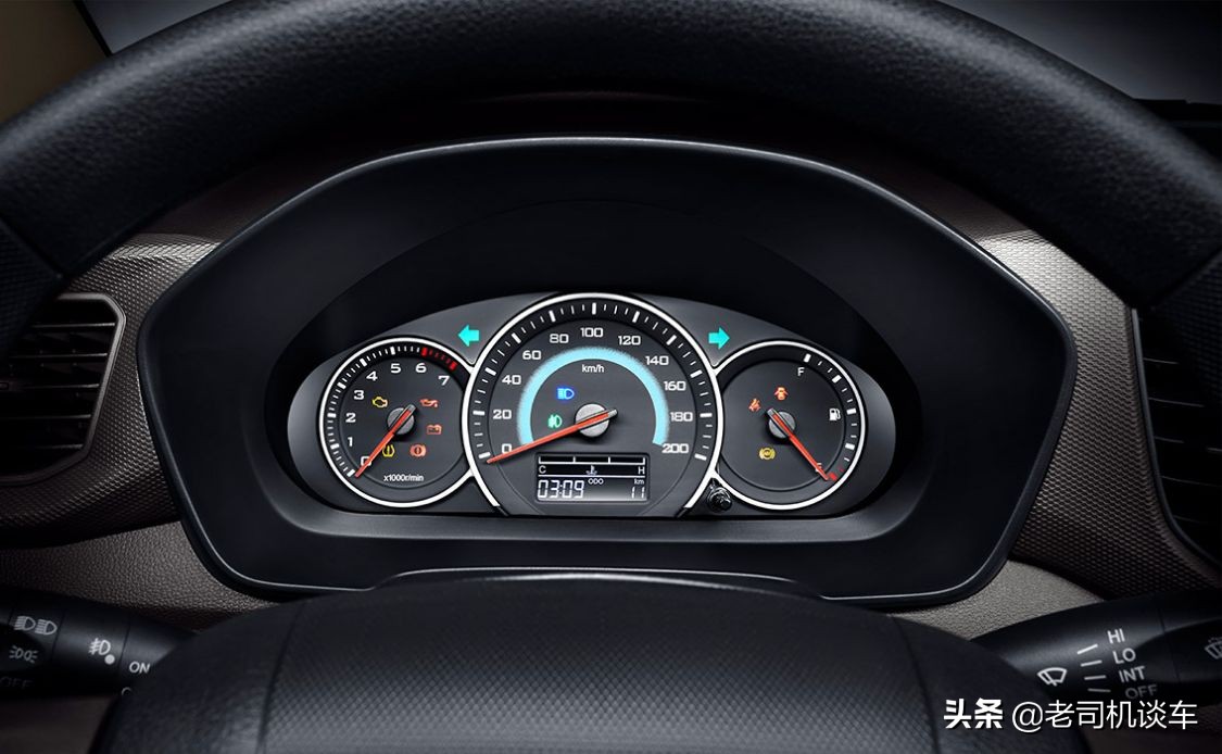 五菱宏光v七座省油不,五菱宏光v发动机1.5l质量如何