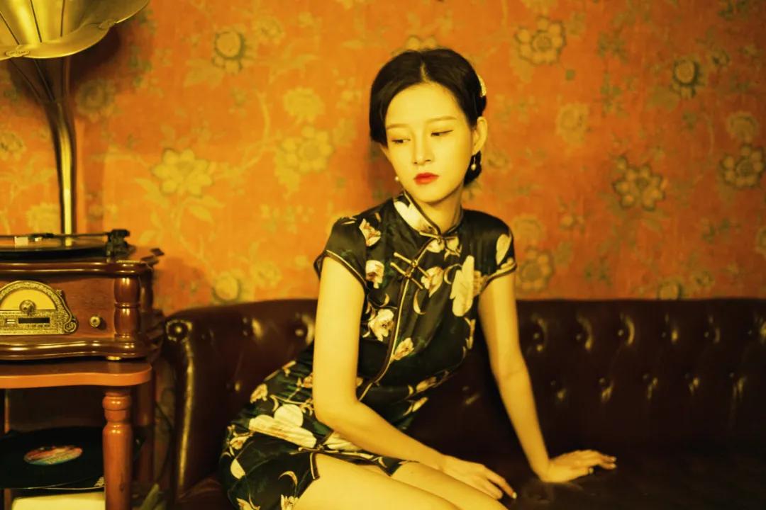 娣卞湷榫欏矖鏃楄鎷嶆憚鍐欑湡,娣卞湷榫欏矖鎷嶇収鍐欑湡鏃楄