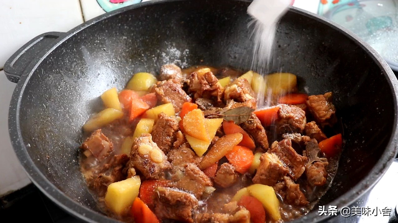 排骨这样做特别的入味好吃,排骨怎么做才最好吃简单做法