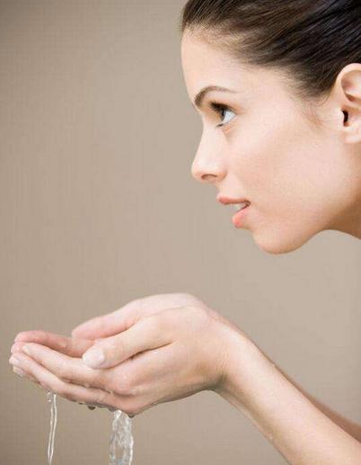 片仔癀提亮肌肤,片仔癀使用4年的真实感受效果