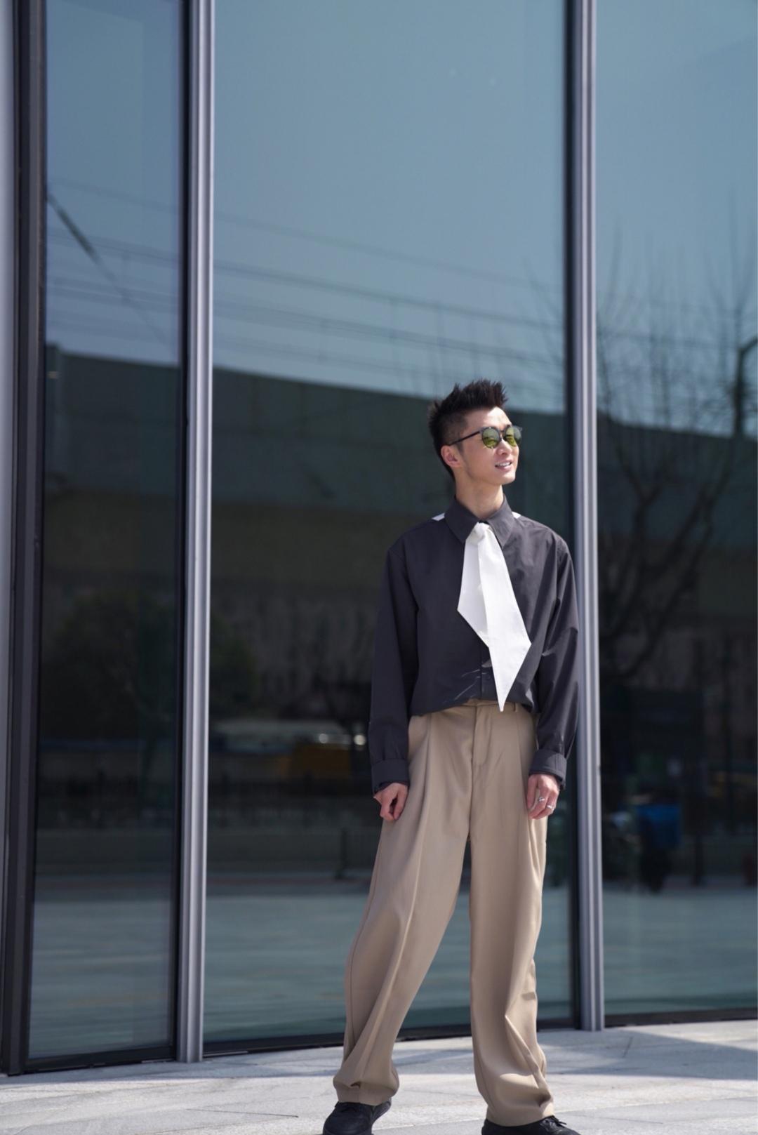 男生清冷感和疏离感穿搭,男生春天低饱和度穿搭