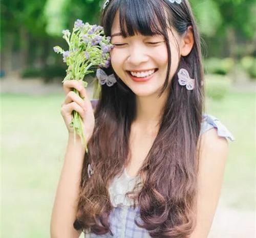 圆脸瘦脸方法学生党最快告别圆脸,大圆脸适合什么自己打理的发型