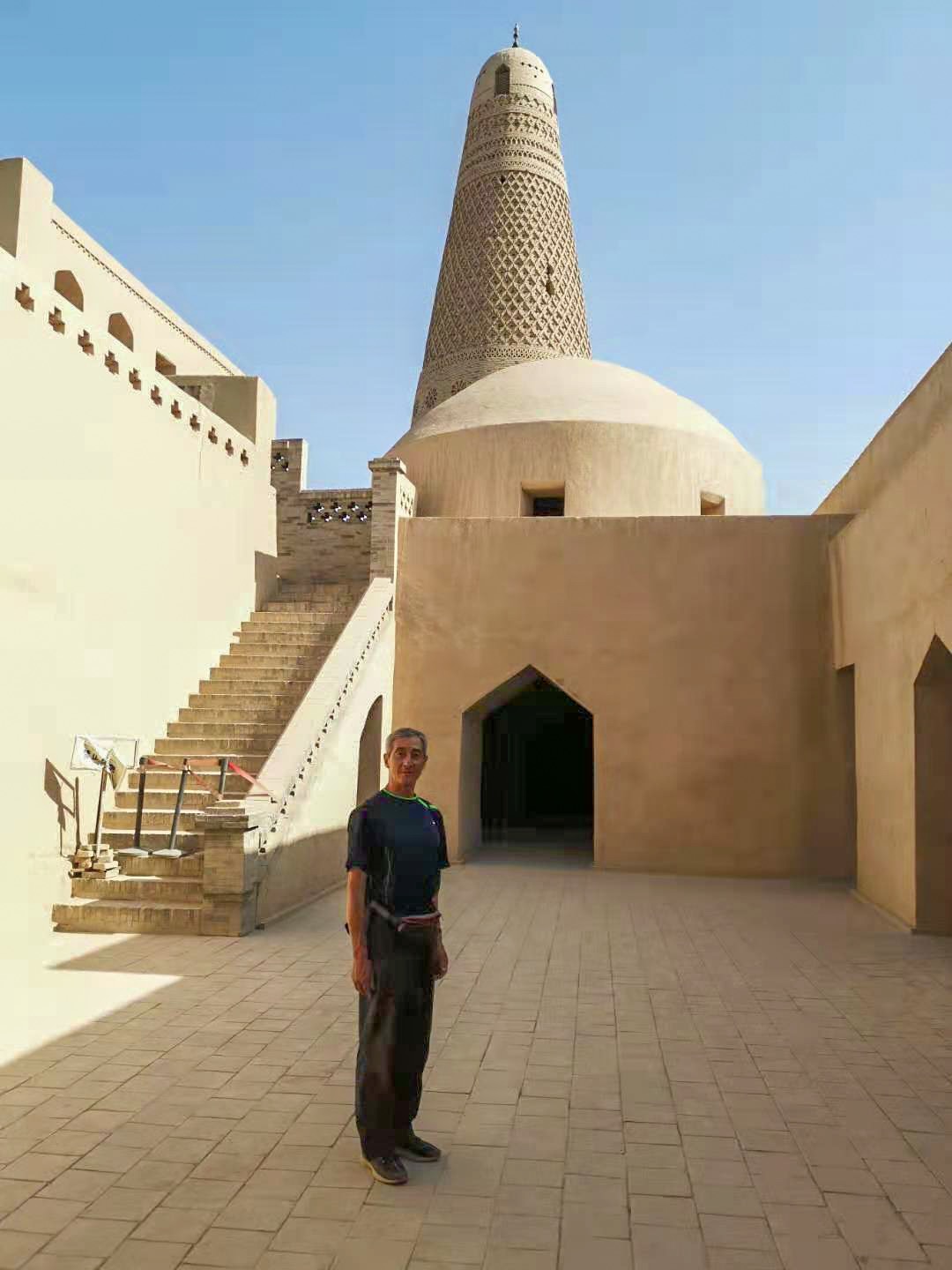 老年人去新疆旅游好去处,适合老年人去的旅游团新疆