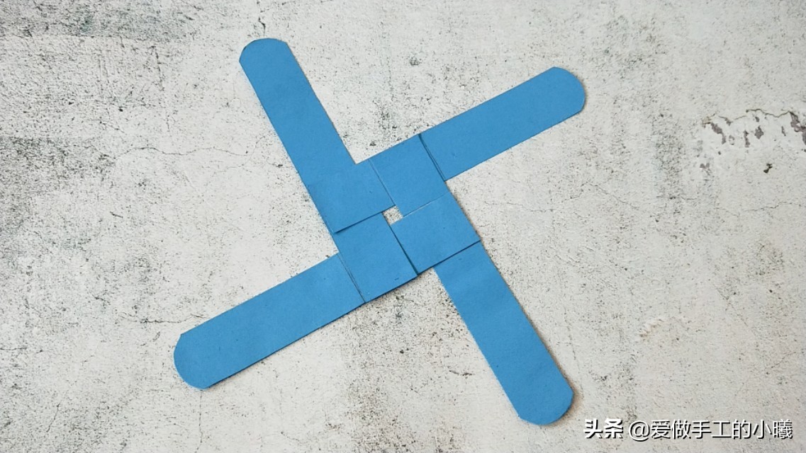 十字卡纸飞镖图解,简单卡纸飞镖折法