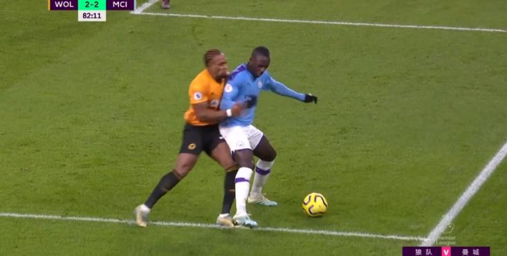 利物浦曼城法比尼奥犯规,利物浦vs曼城多库被犯规