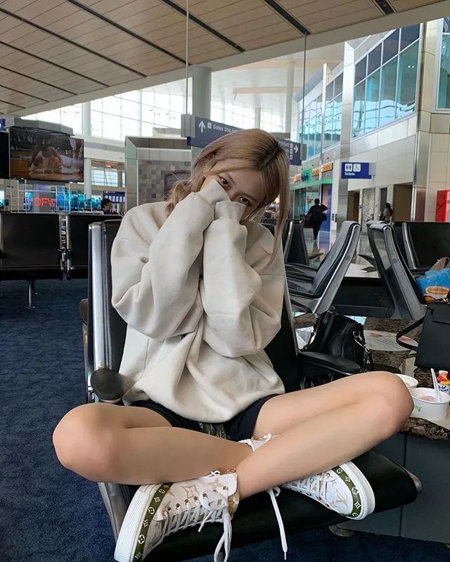 超好看的韩国原单卫衣,卫衣最新韩国款