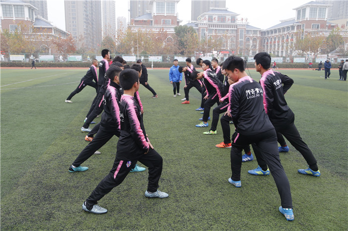 闃滈槼闈掑皯骞磋冻鐞冭仈璧涘崄涔濅腑,缁胯尩杩芥ⅵ鏍″洯瓒崇悆鑱旇禌