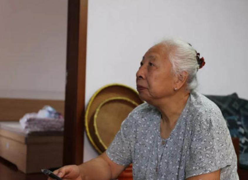 首颗原*弹子**基地的唯一私照：四位来自上海的姑娘，后来发展怎样？