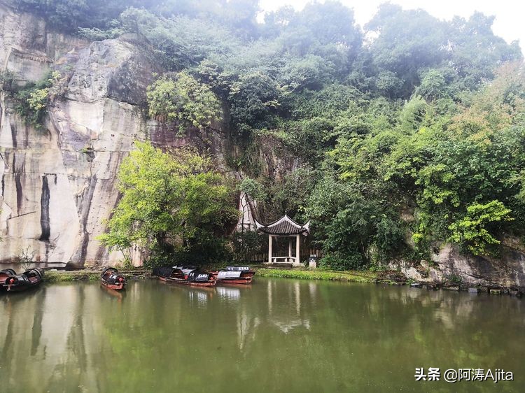 勿谓湖小，天在其中：绍兴东湖