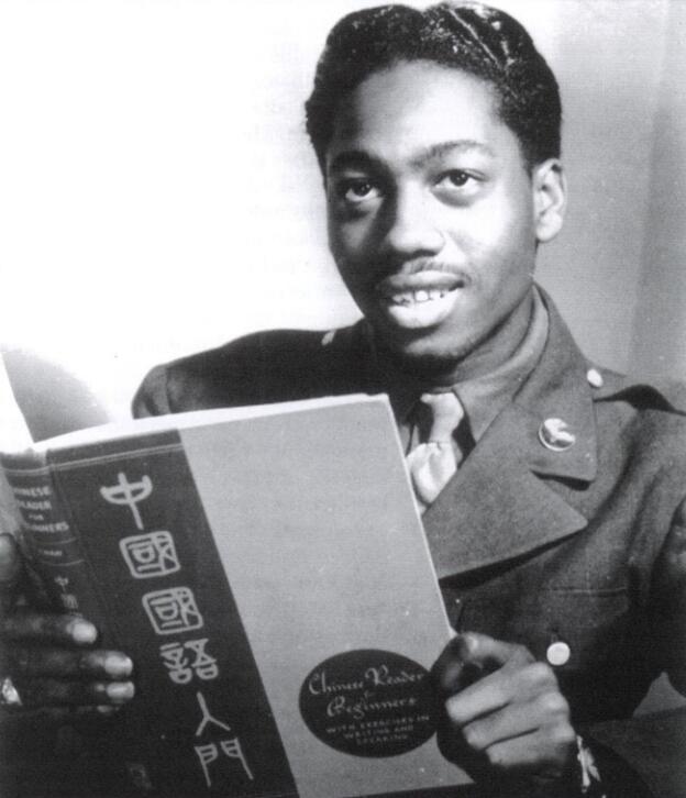 二战美军黑人歧视链:50万黑人参军卖命,却被认为智商不适合战斗