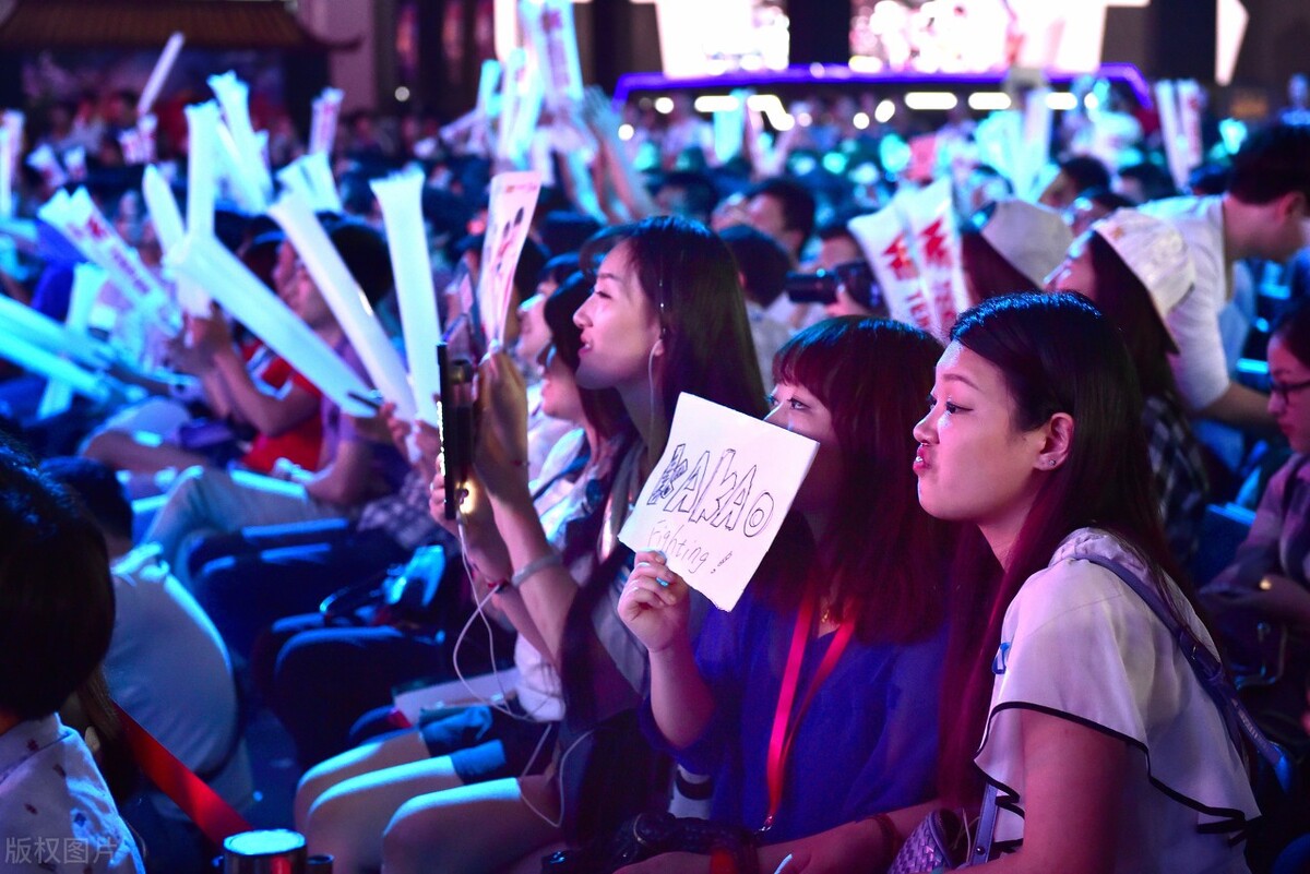 随着edg夺冠电子竞技重新被人认识,edg夺冠占据整个热搜