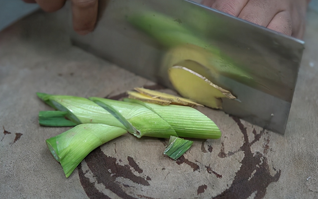 如何清洗猪肚的小技巧简单又实用,吃猪肚要怎么洗